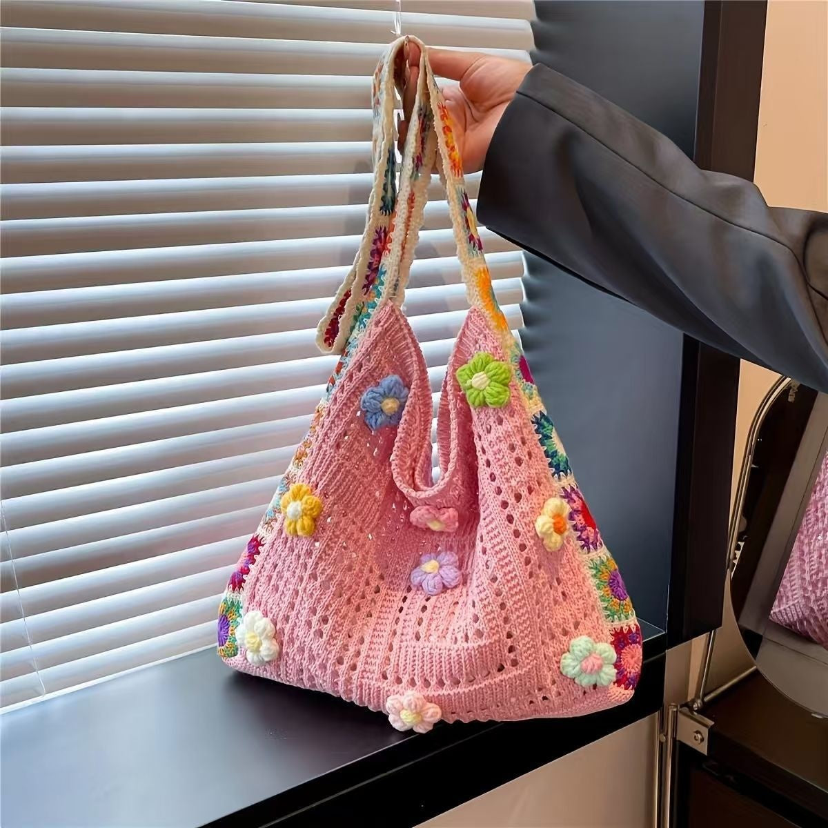 Harbora Floral Hang Bag